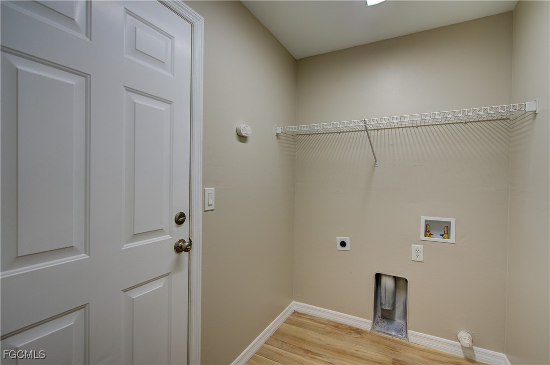 3 Bed Waterfront Home for Sale in Cape Coral, photo 31