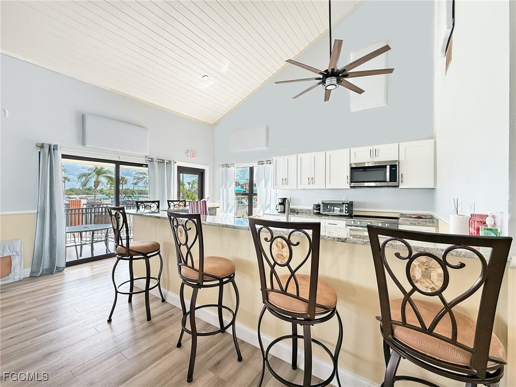 2 Bed Waterfront Home for Sale in North Fort Myers, photo 31