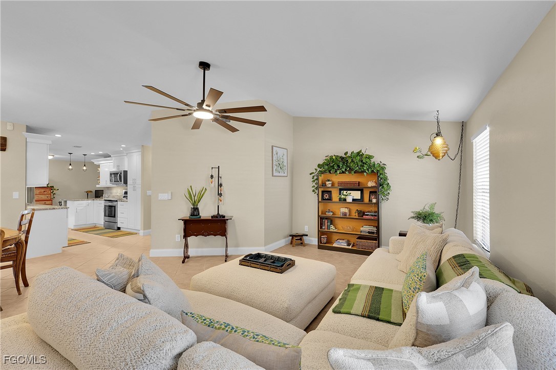 3 Bed SingleFamilyResidence for Sale in Cape Coral, photo 31