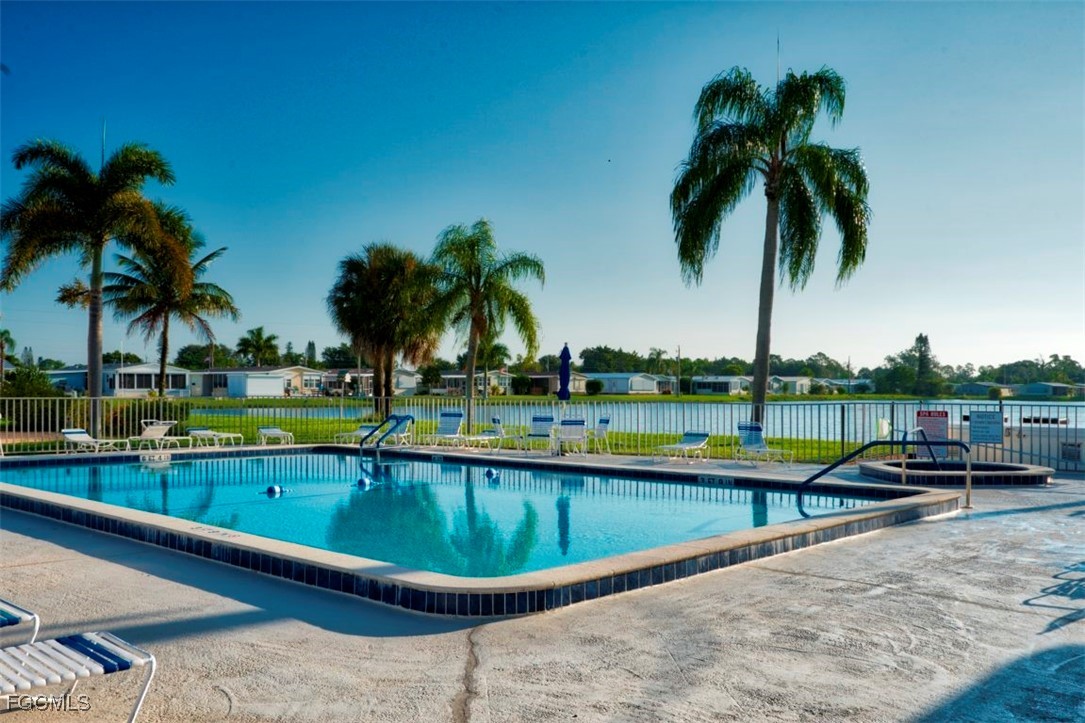 2 Bed ManufacturedHome for Sale in North Fort Myers, photo 31