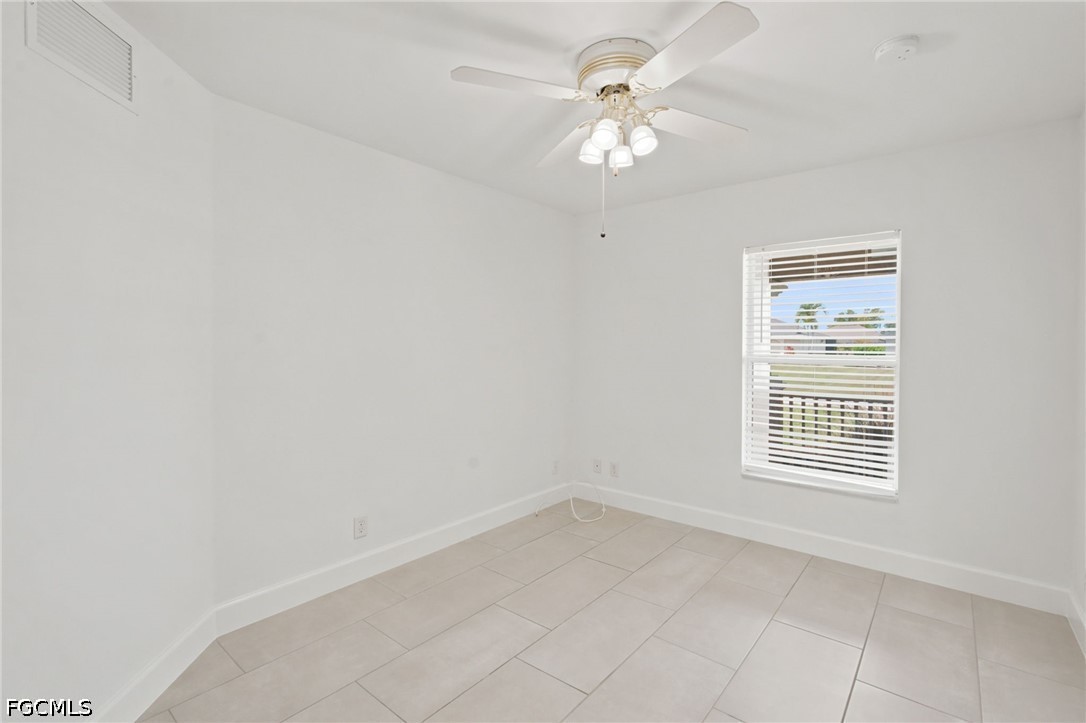 3 Bed SingleFamilyResidence for Sale in Cape Coral, photo 31