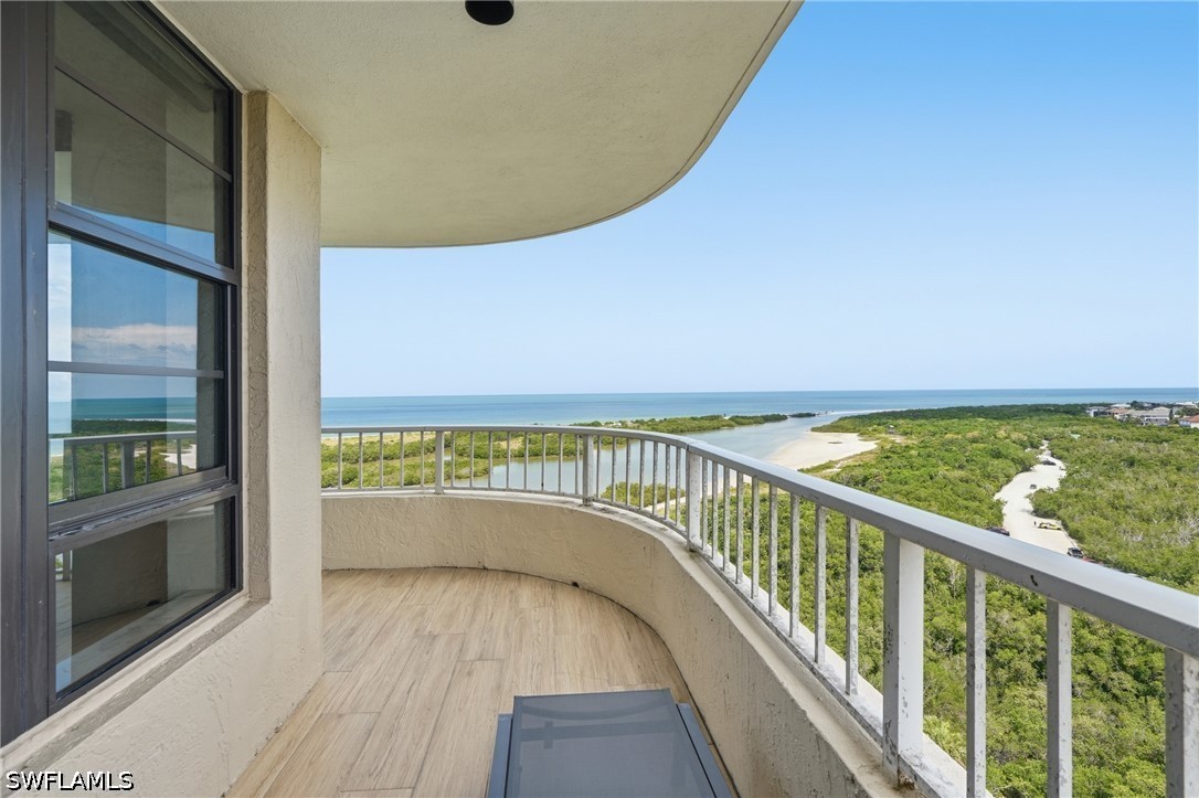 2 Bed Waterfront Home for Sale in Marco Island, photo 31