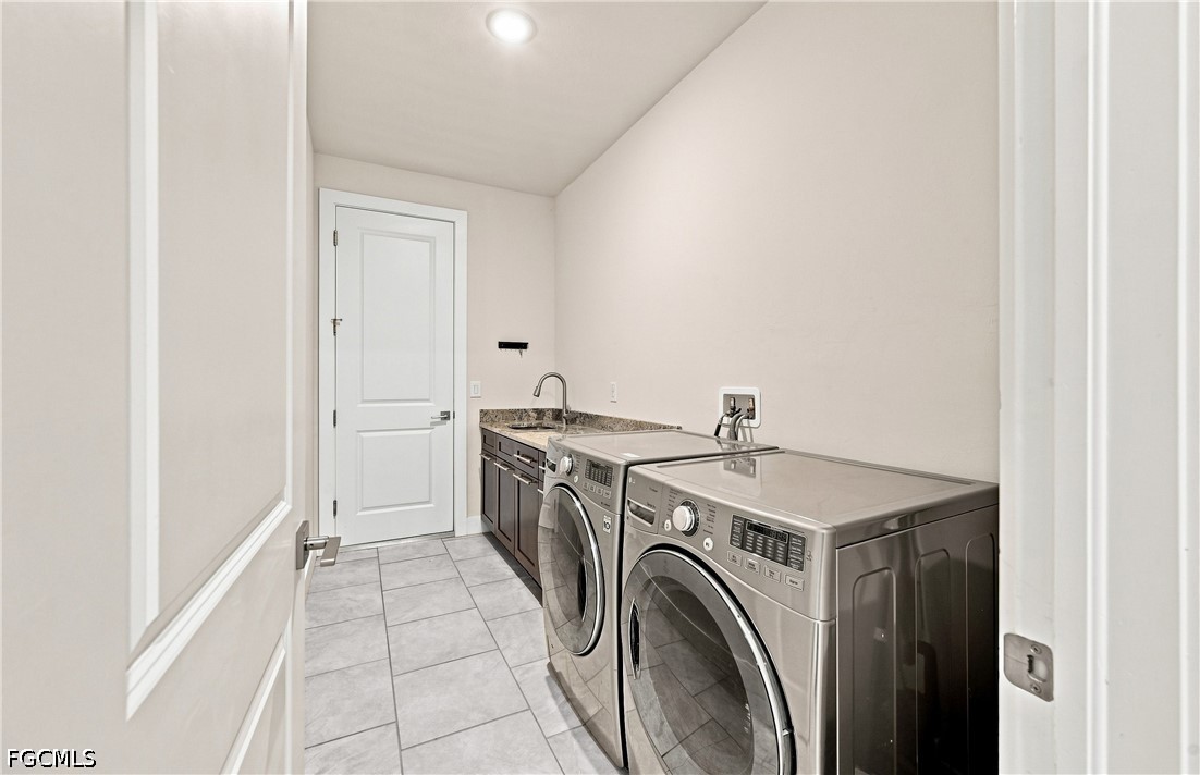 3 Bed SingleFamilyResidence for Sale in Cape Coral, photo 31