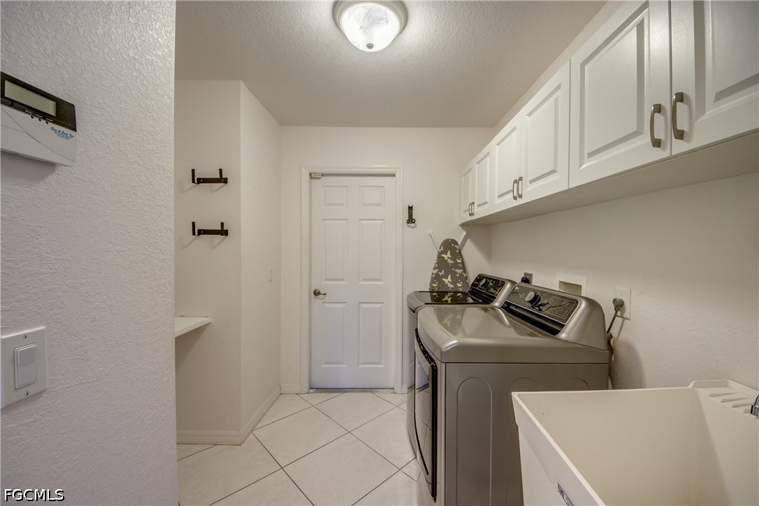 3 Bed Pool Home for Sale in Cape Coral, photo 31