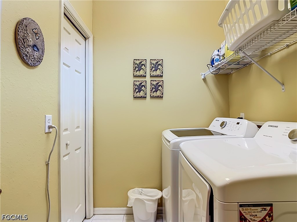 2 Bed Waterfront Home for Sale in Fort Myers, photo 31