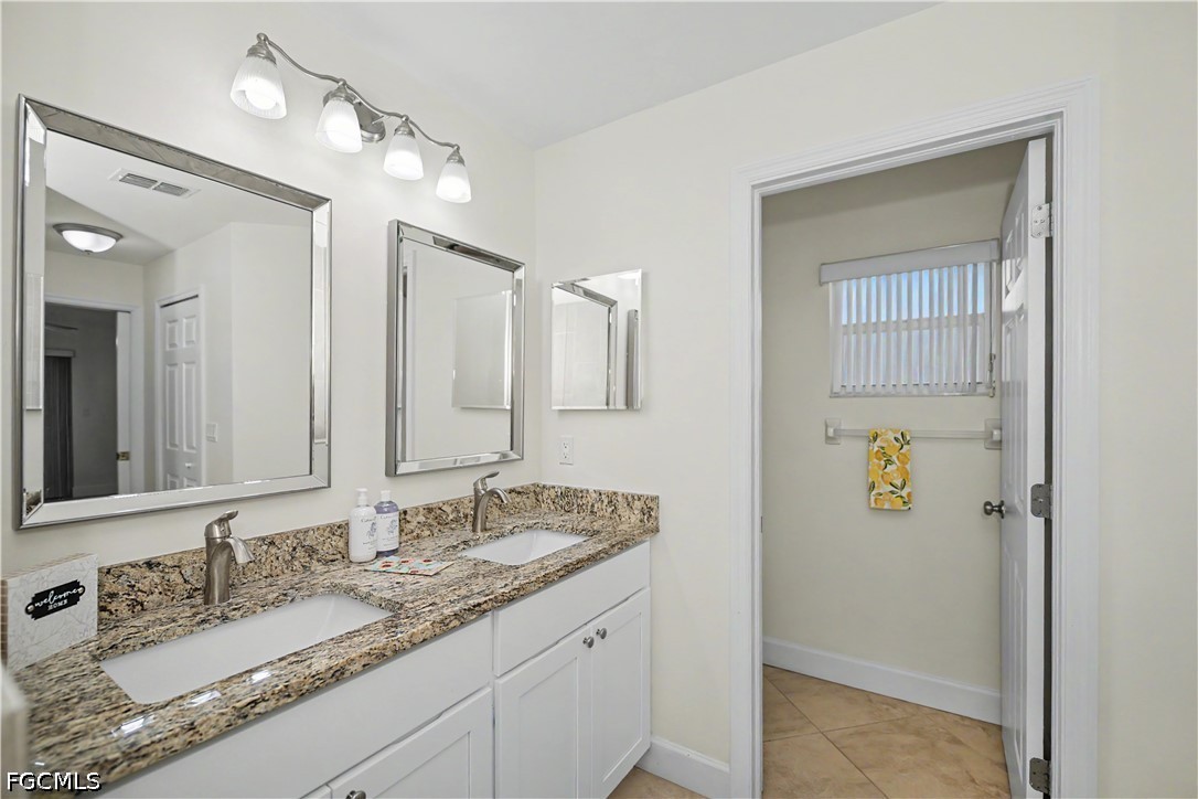 3 Bed SingleFamilyResidence for Sale in Cape Coral, photo 31