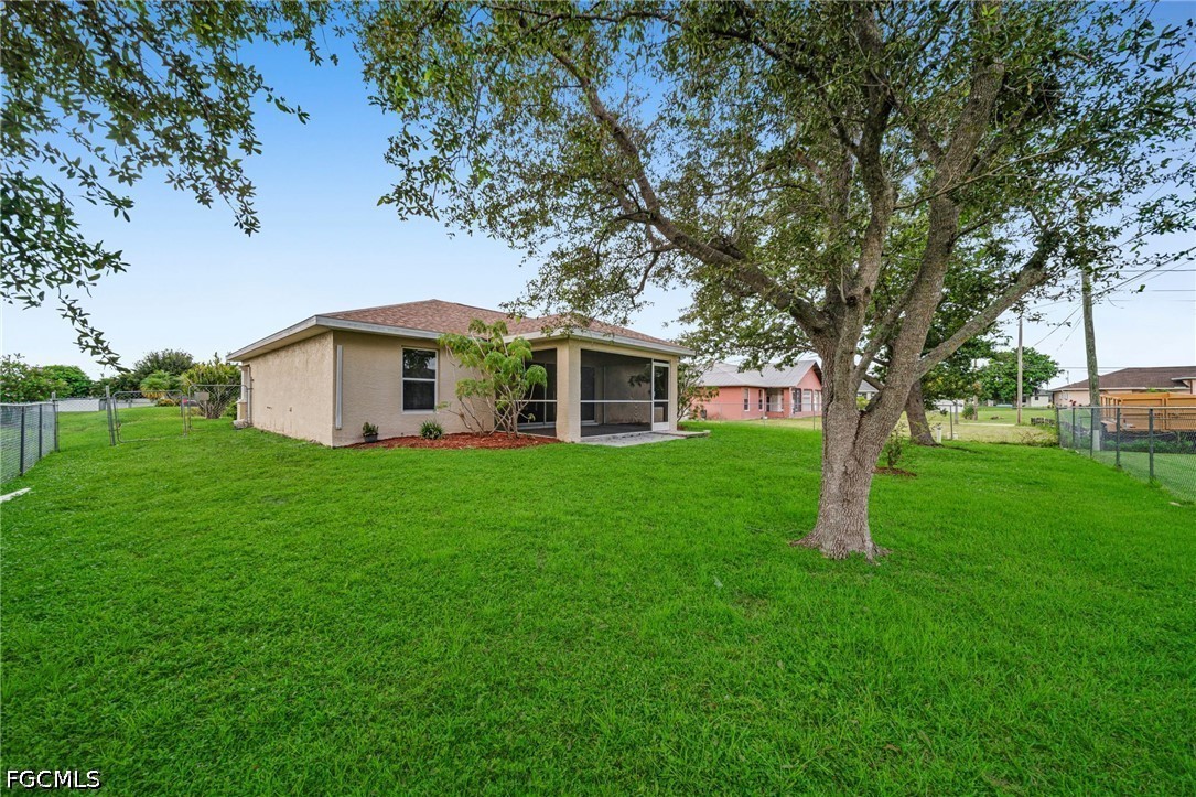 3 Bed SingleFamilyResidence for Sale in Cape Coral, photo 31