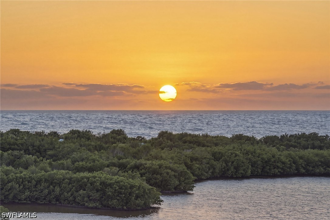 2 Bed Waterfront Home for Sale in Marco Island, photo 31