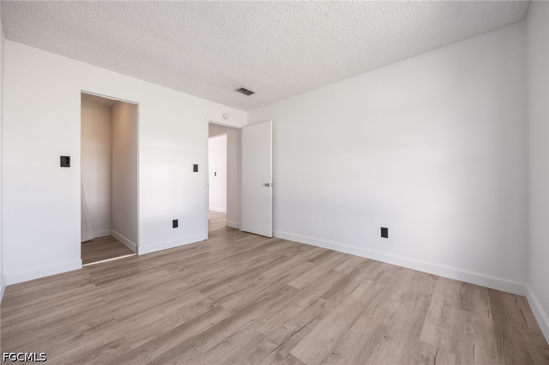 2 Bed Attached for Sale in Pinewood Condominium, photo 31