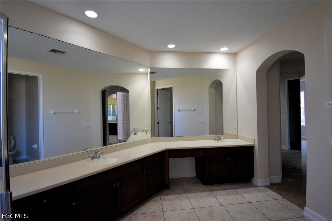 4 Bed SingleFamilyResidence for Sale in Cape Coral, photo 31