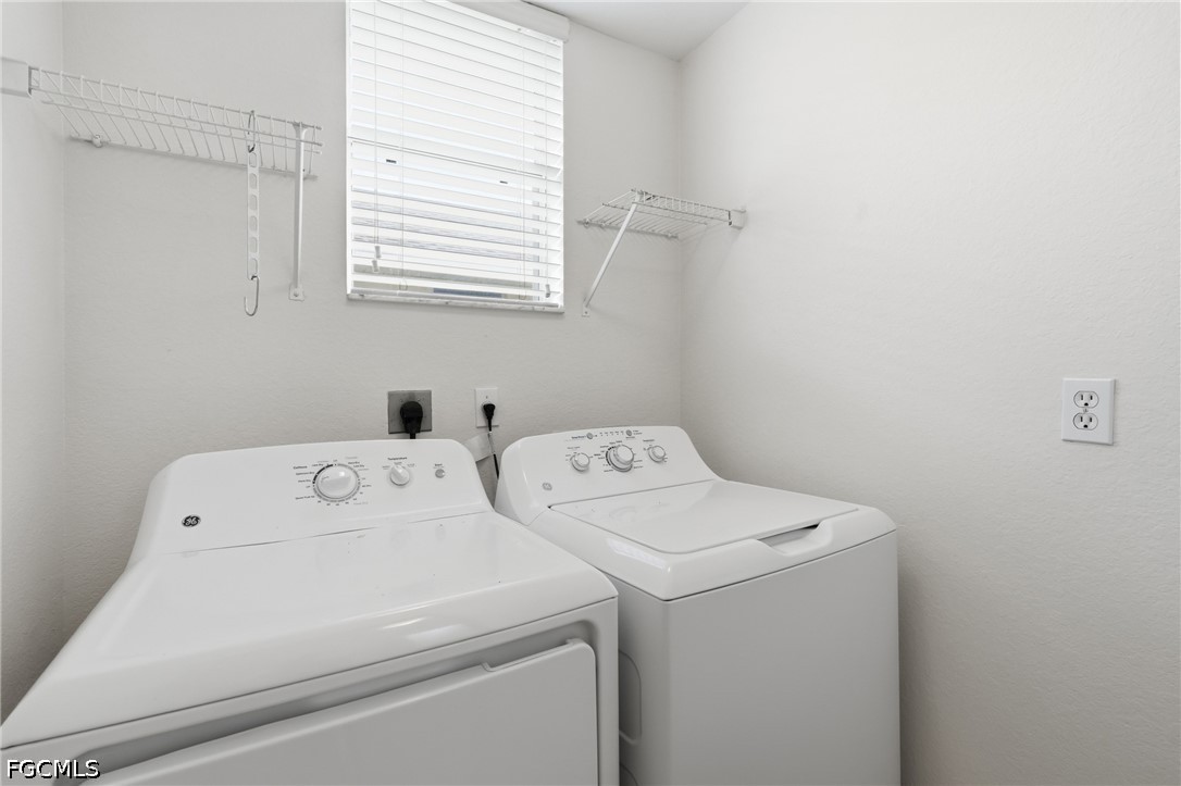 3 Bed Waterfront Home for Sale in Fort Myers, photo 31