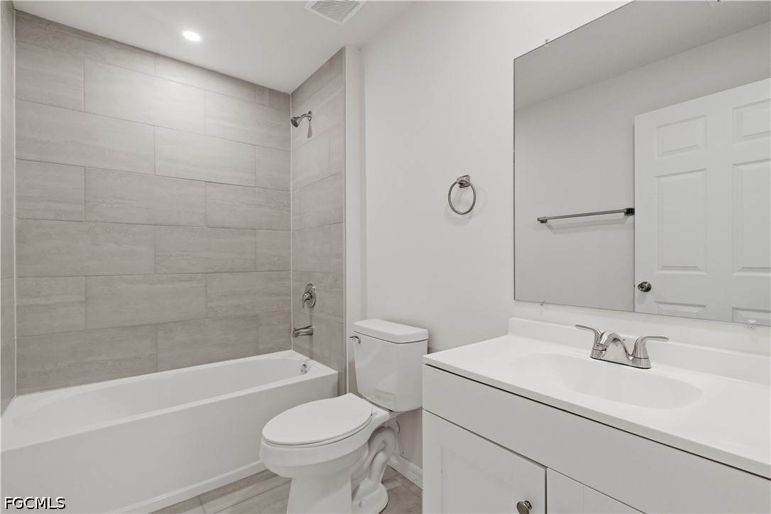 3 Bed Waterfront Home for Sale in Cape Coral, photo 31