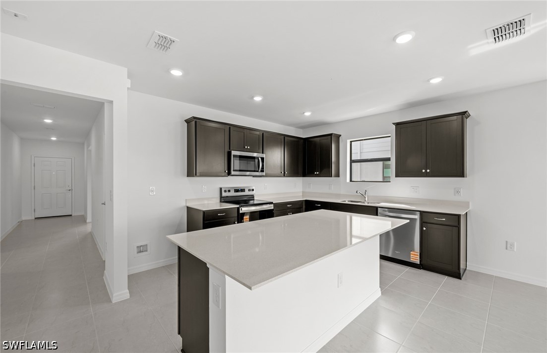 4 Bed SingleFamilyResidence for Sale in Whispering Lakes, photo 31