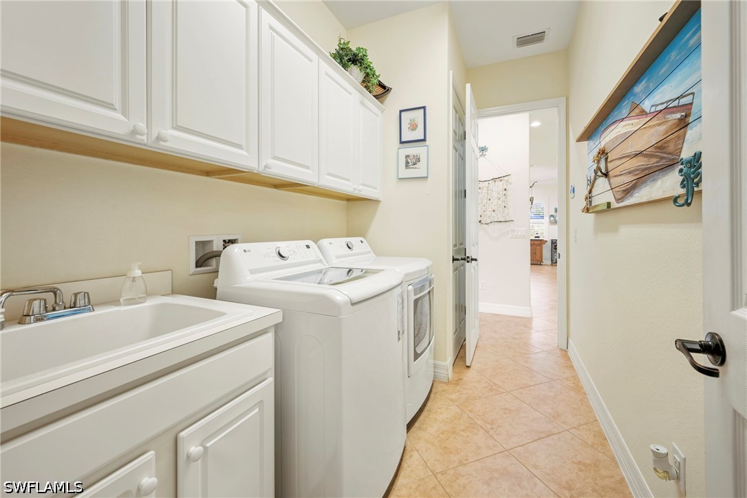 4 Bed SingleFamilyResidence for Sale in Estero, photo 31