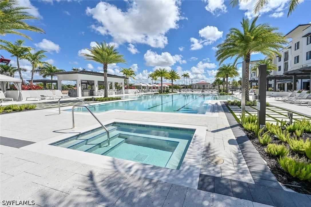 2 Bed Condominium for Sale in Naples, photo 31