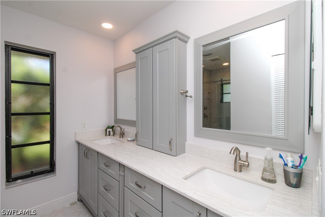 3 Bed Pool Home for Sale in Forest Hills, photo 31