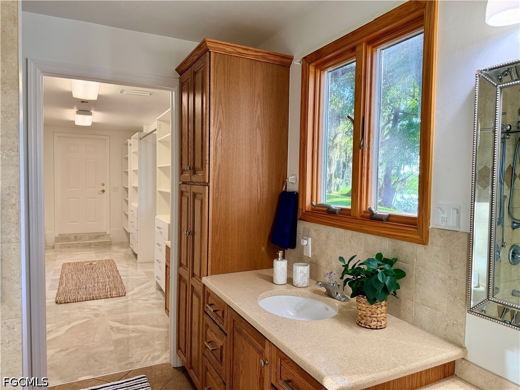 3 Bed Waterfront Home for Sale in Labelle, photo 31
