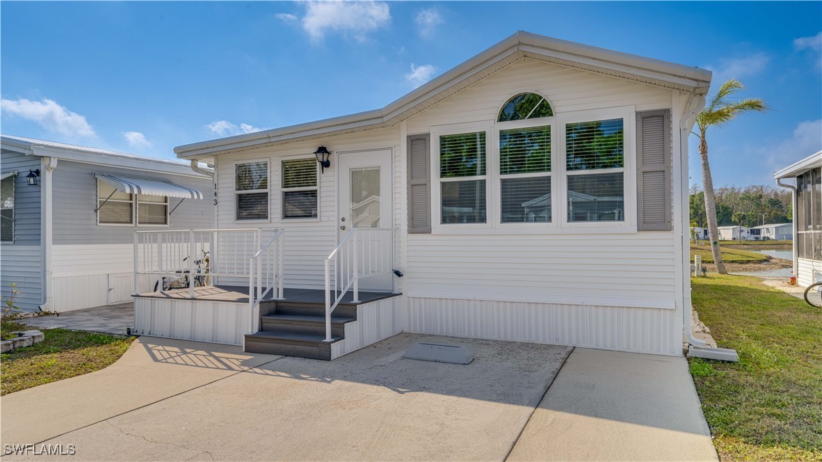 1 Bed Waterfront Home for Sale in North Fort Myers, photo 32