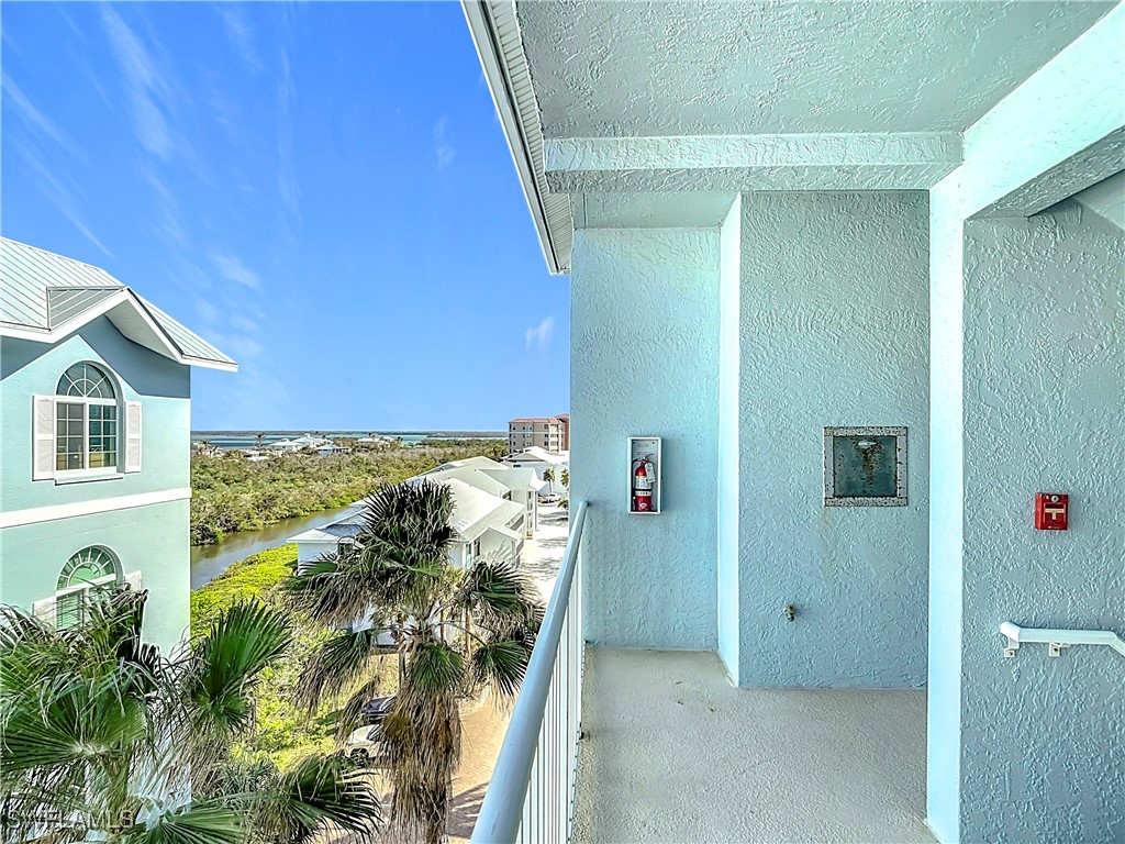 2 Bed Condominium for Sale in Fort Myers Beach, photo 32