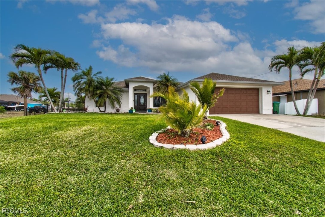 3 Bed SingleFamilyResidence for Sale in Cape Coral, photo 32