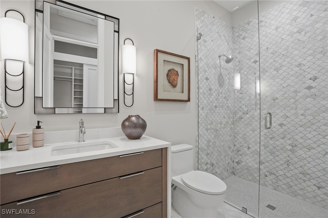 5 Bed Pool Home for Sale in Park Shore, photo 32