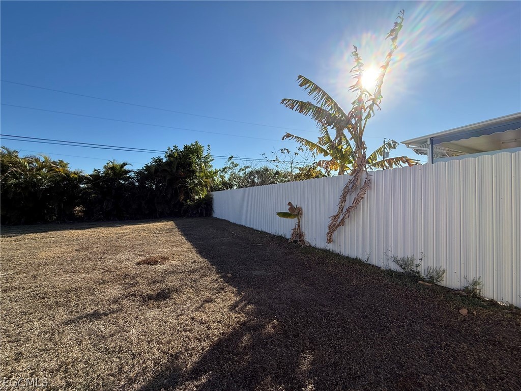 3 Bed SingleFamilyResidence for Sale in Cape Coral, photo 32