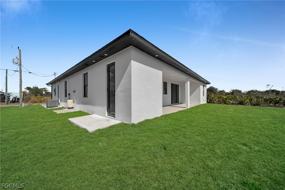 3 Bed SingleFamilyResidence for Sale in Lehigh Acres, photo 32
