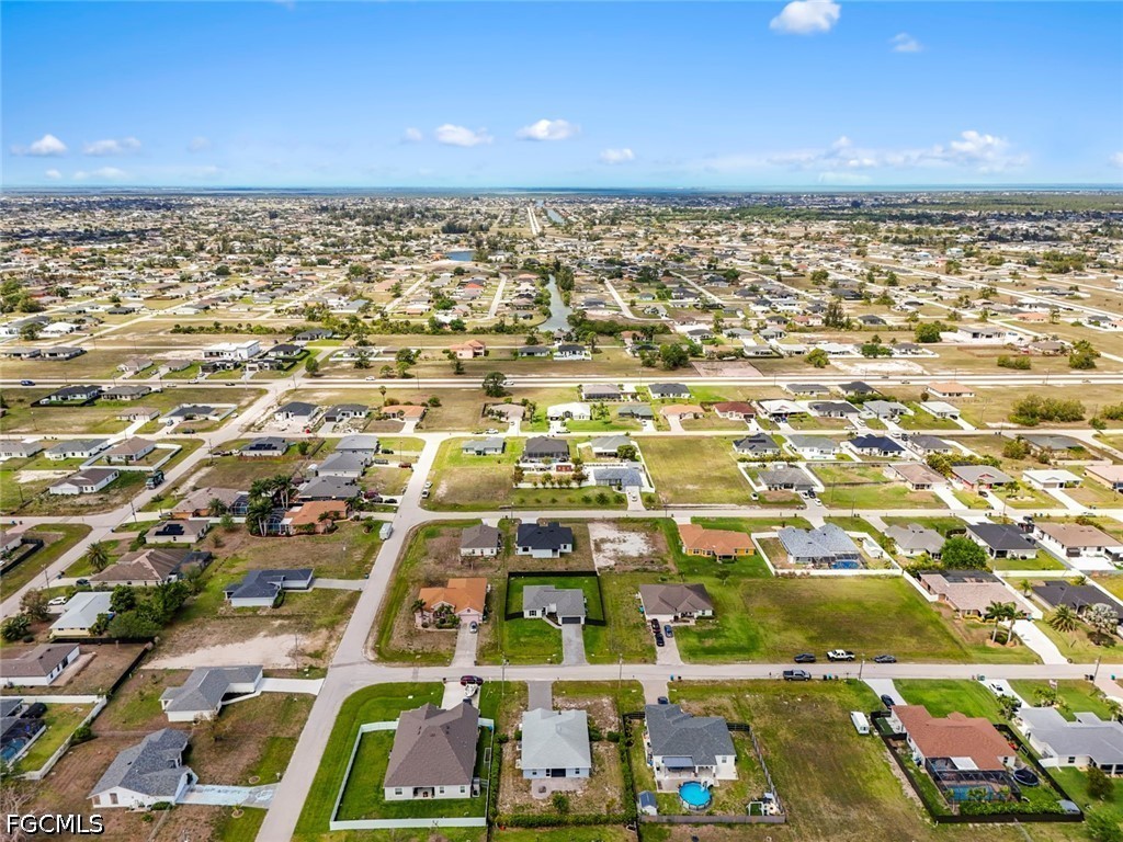3 Bed SingleFamilyResidence for Sale in Cape Coral, photo 32