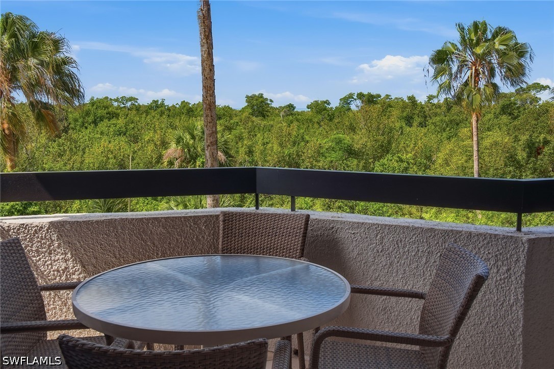 3 Bed Condominium for Sale in Grosvenor, photo 32