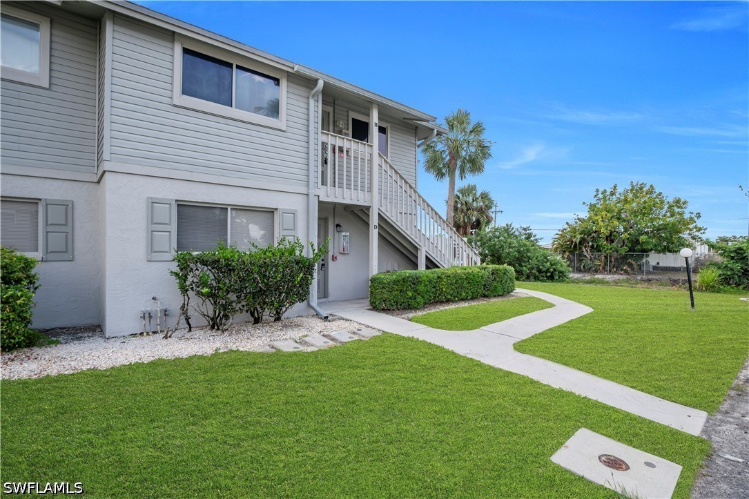 2 Bed Condominium for Sale in North Fort Myers, photo 32