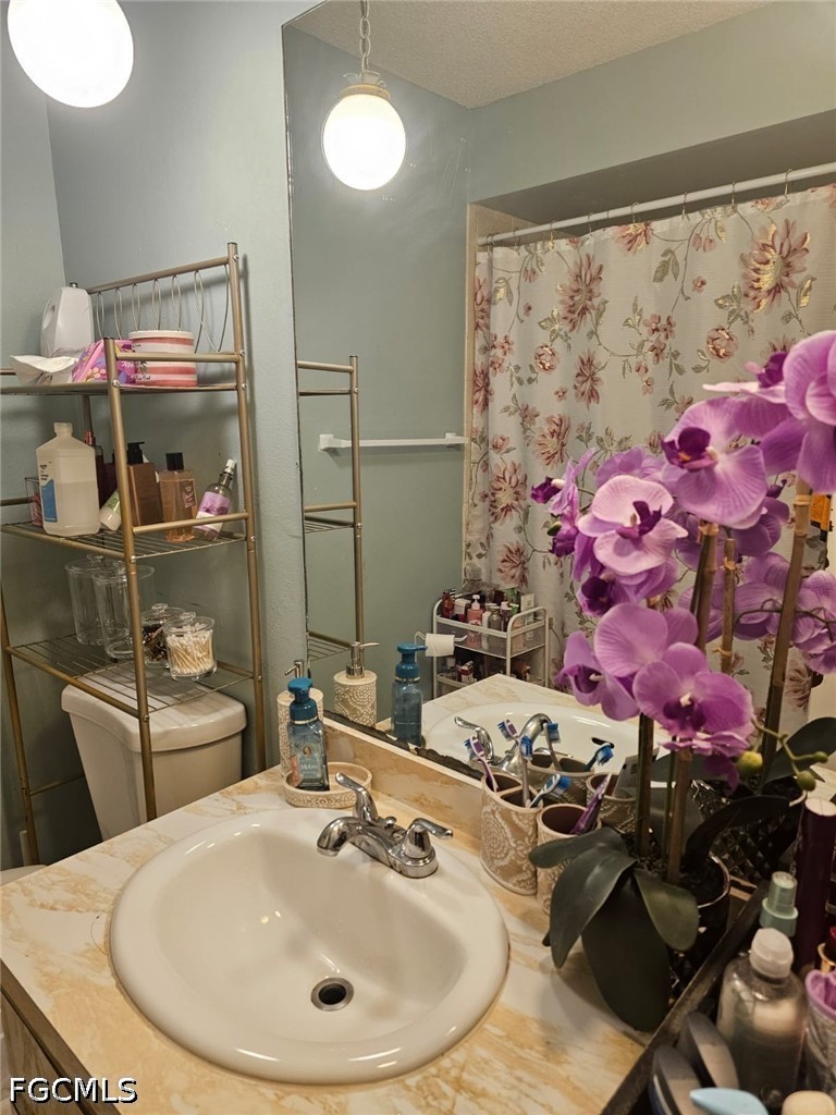 4 Bed Waterfront Home for Sale in Fort Myers, photo 32