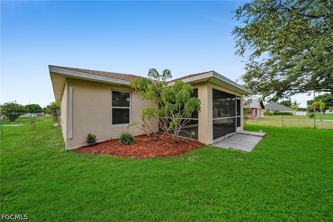 3 Bed SingleFamilyResidence for Sale in Cape Coral, photo 32