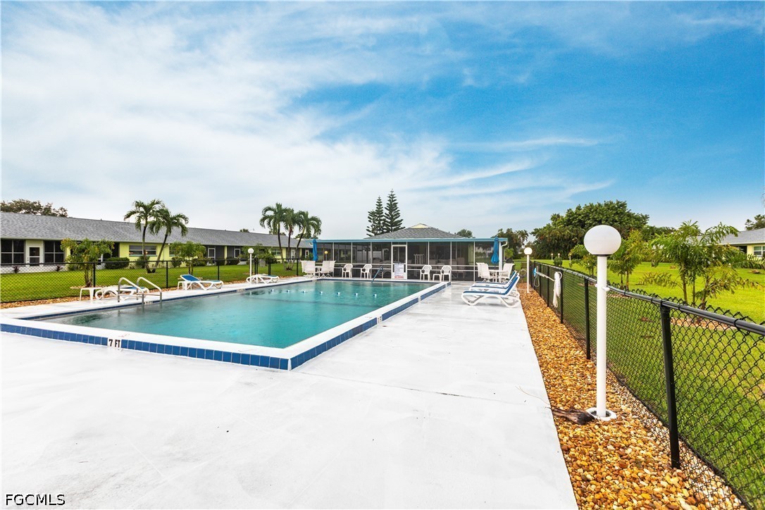 2 Bed Condominium for Sale in Hawaiian So, photo 32