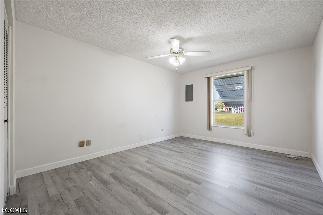 2 Bed Attached for Sale in Pinewood Condominium, photo 32