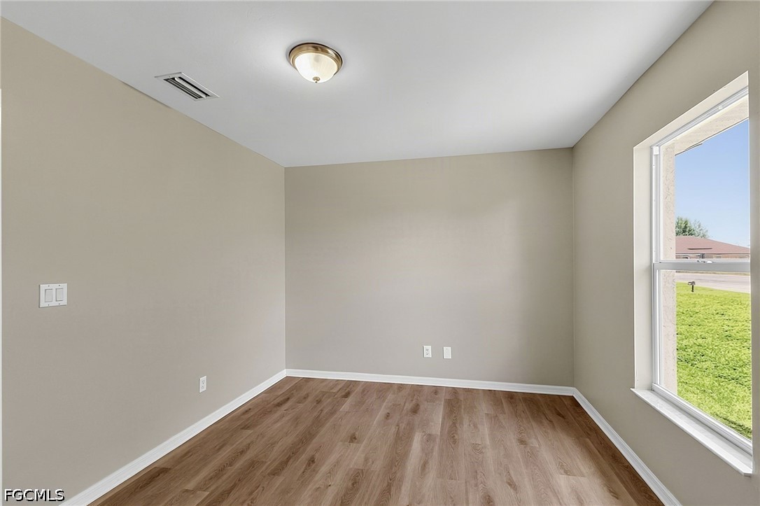 3 Bed SingleFamilyResidence for Sale in Cape Coral, photo 32