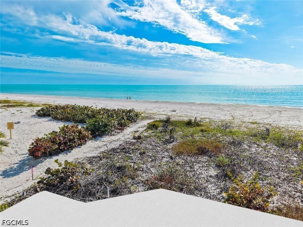 Waterfront Home for Sale in Metes And Bounds, photo 32