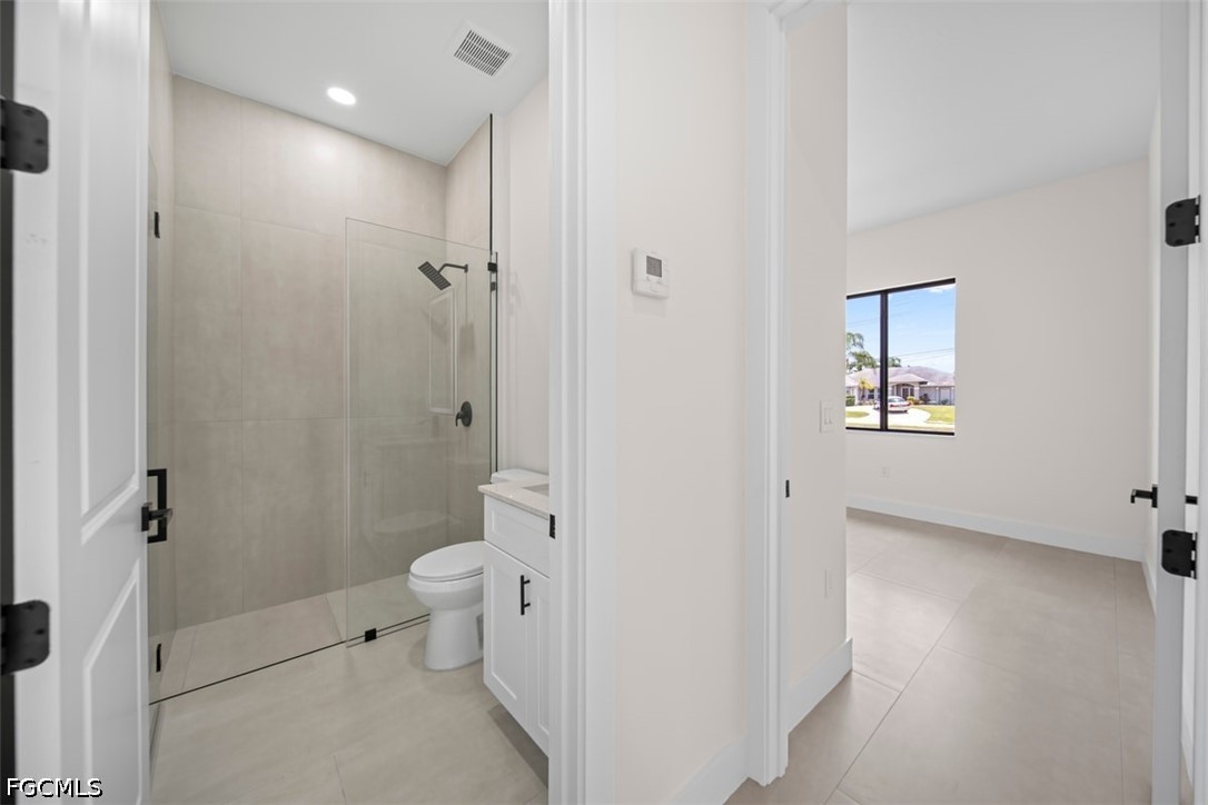 3 Bed SingleFamilyResidence for Sale in Cape Coral, photo 32
