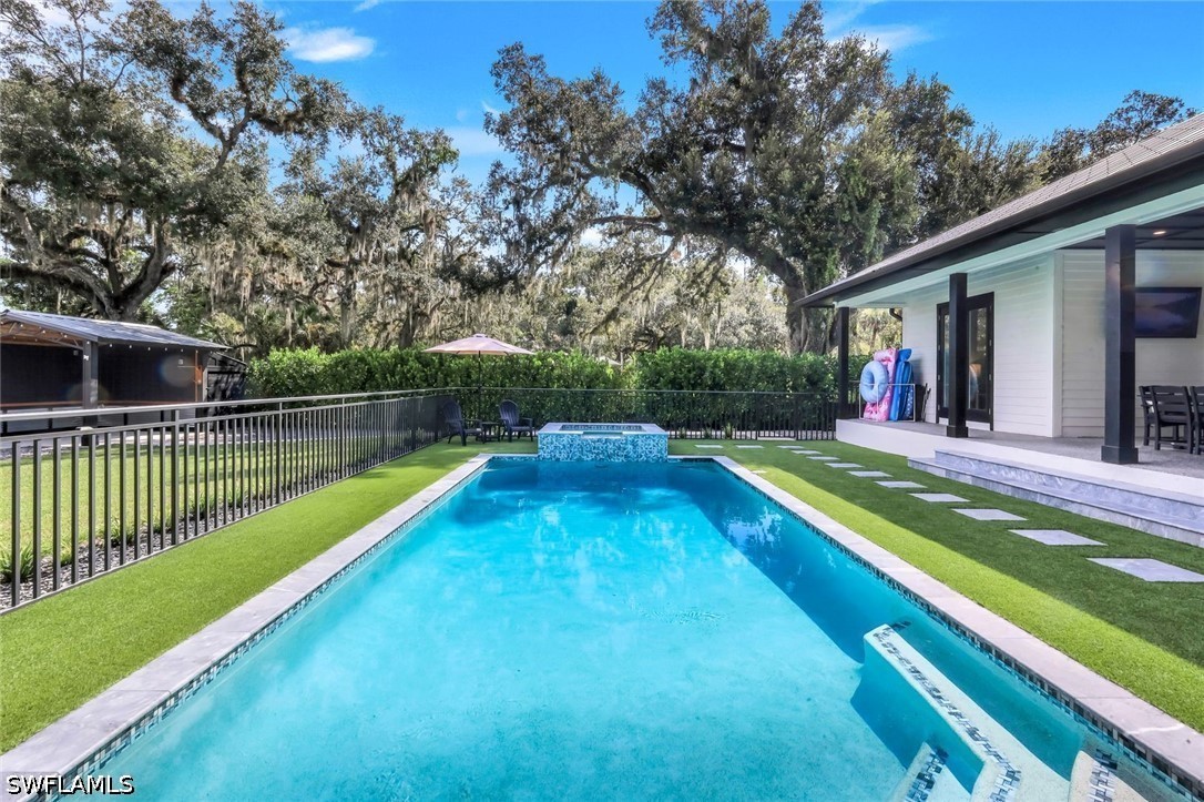 3 Bed Pool Home for Sale in Labelle, photo 32