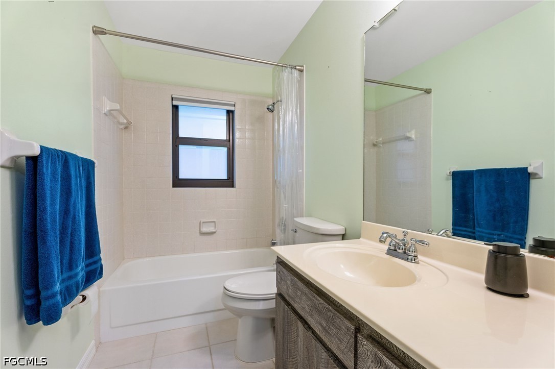 3 Bed SingleFamilyResidence for Sale in San Carlos Park, photo 32