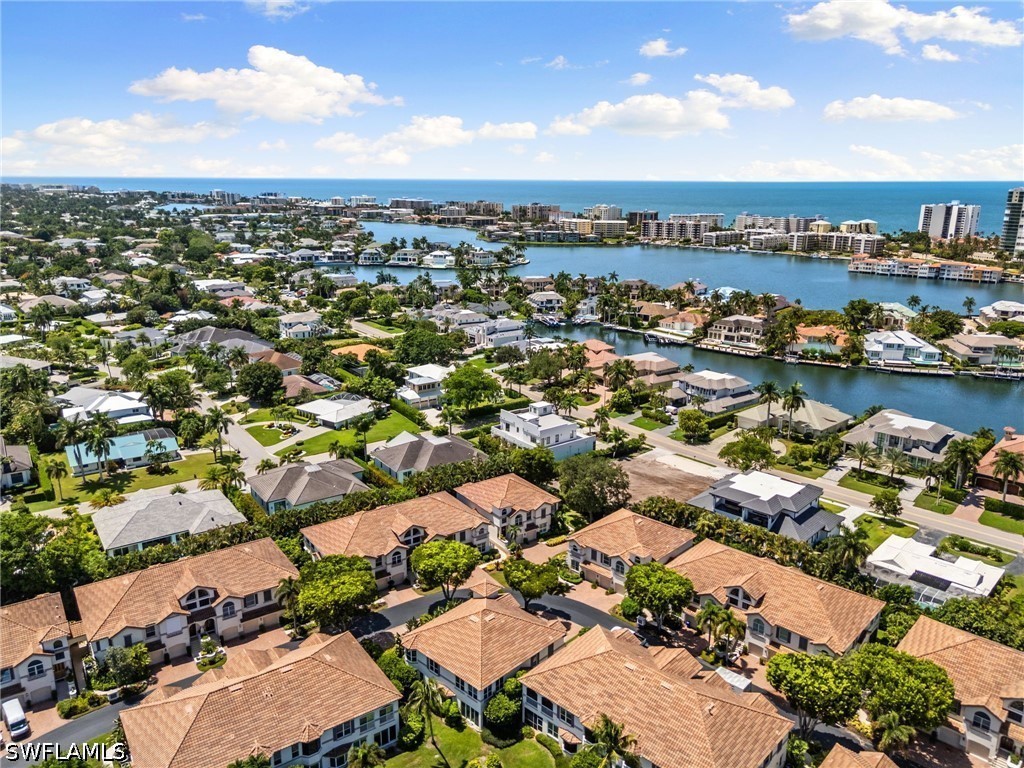 3 Bed Condominium for Sale in Colonade, photo 32