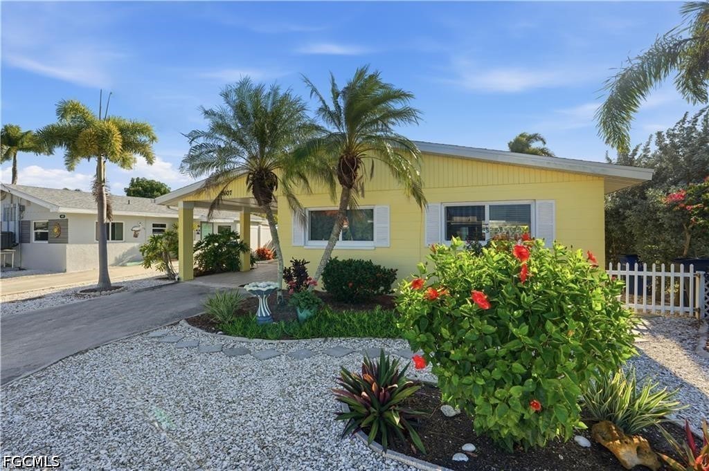 2 Bed Waterfront Home for Sale in Matlacha, photo 32