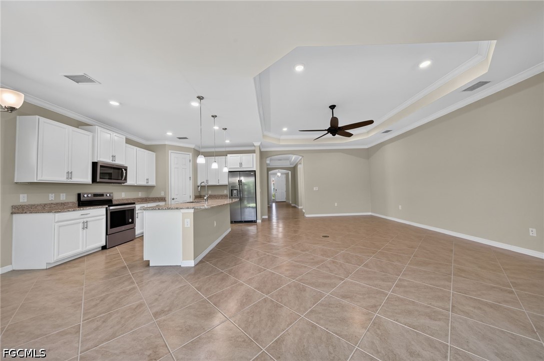 4 Bed SingleFamilyResidence for Sale in Venetian Pointe, photo 32
