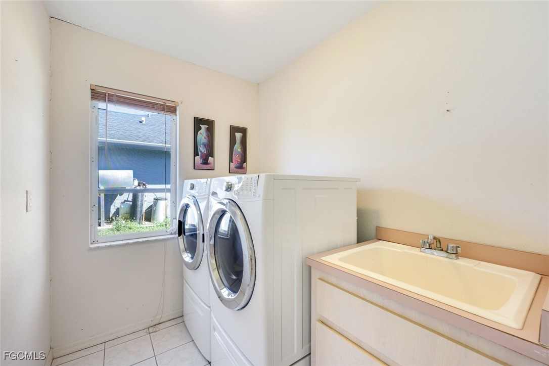 3 Bed Pool Home for Sale in San Carlos Park, photo 33