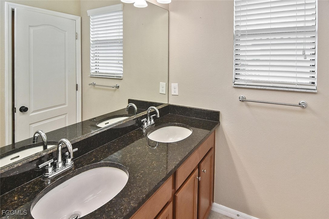 5 Bed Pool Home for Sale in Promenade West, photo 33