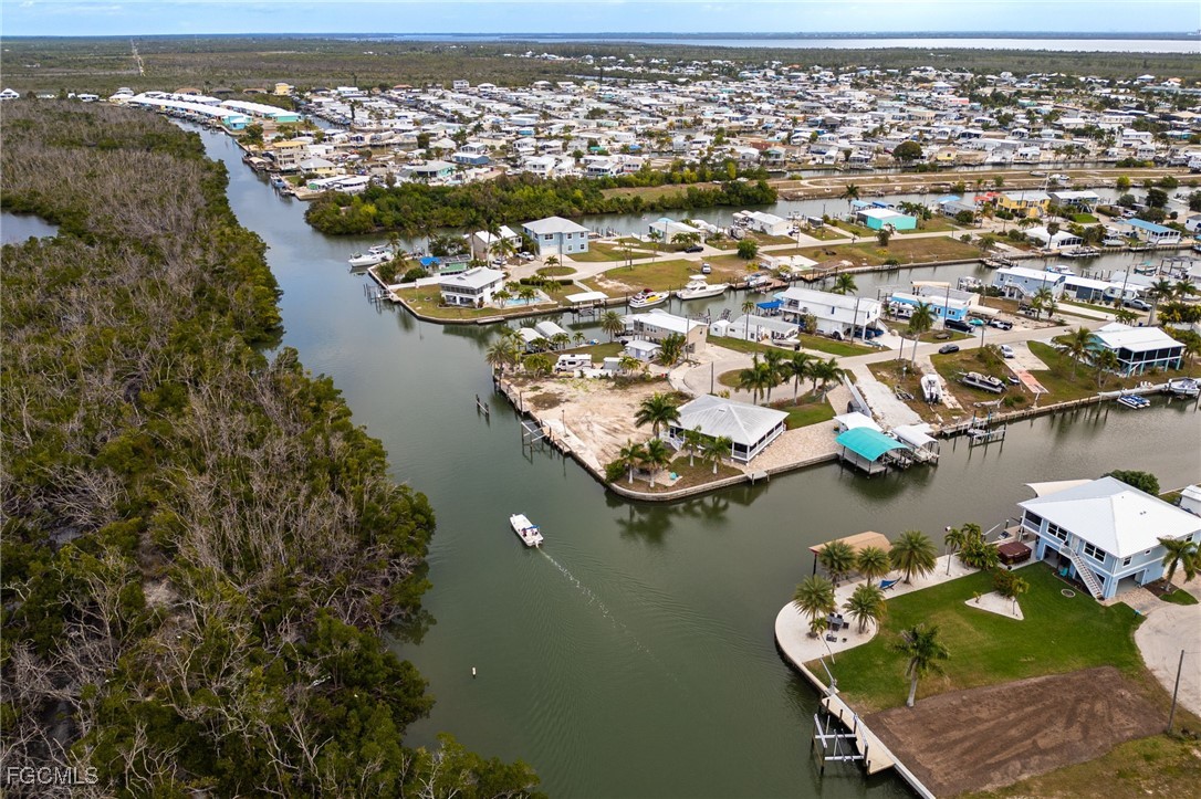 Waterfront Home for Sale in Trailerhaven, photo 33