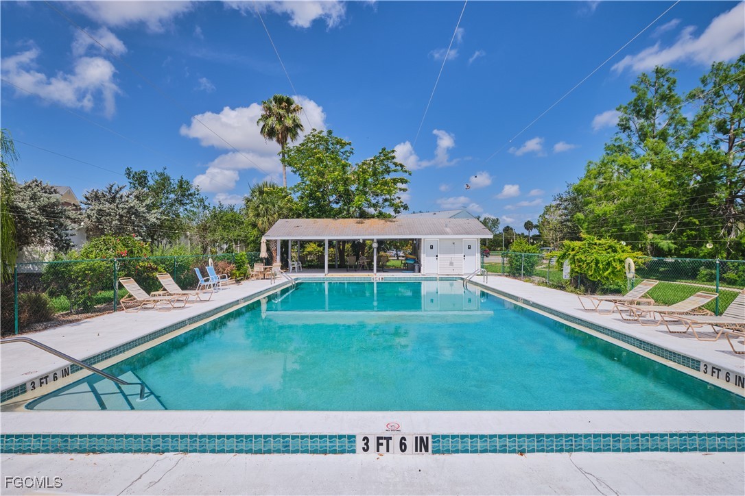 2 Bed Condominium for Sale in North Fort Myers, photo 33