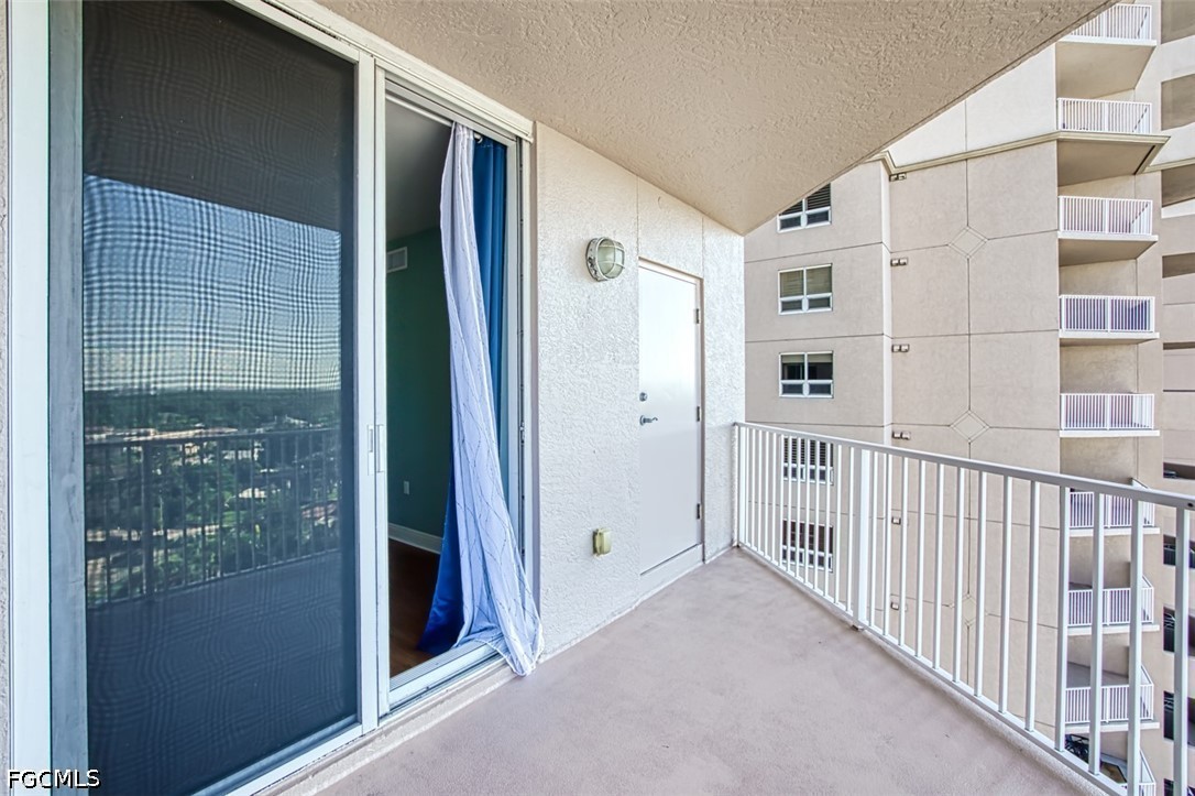 2 Bed Waterfront Home for Sale in Fort Myers, photo 33