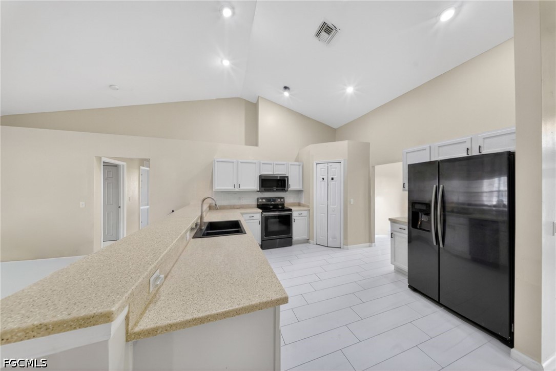 3 Bed SingleFamilyResidence for Sale in Cape Coral, photo 33