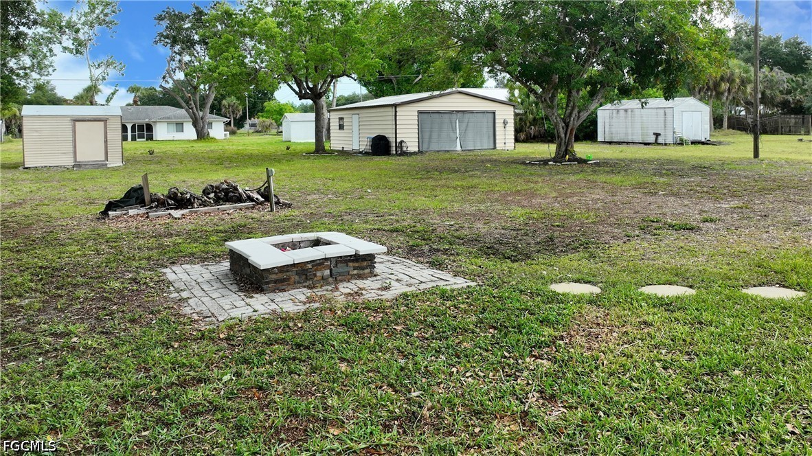 4 Bed SingleFamilyResidence for Sale in Lehigh Acres, photo 33