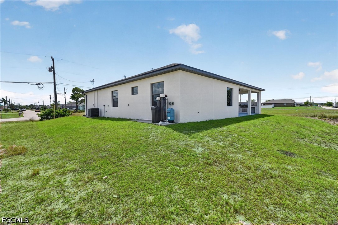 3 Bed Waterfront Home for Sale in Cape Coral, photo 33
